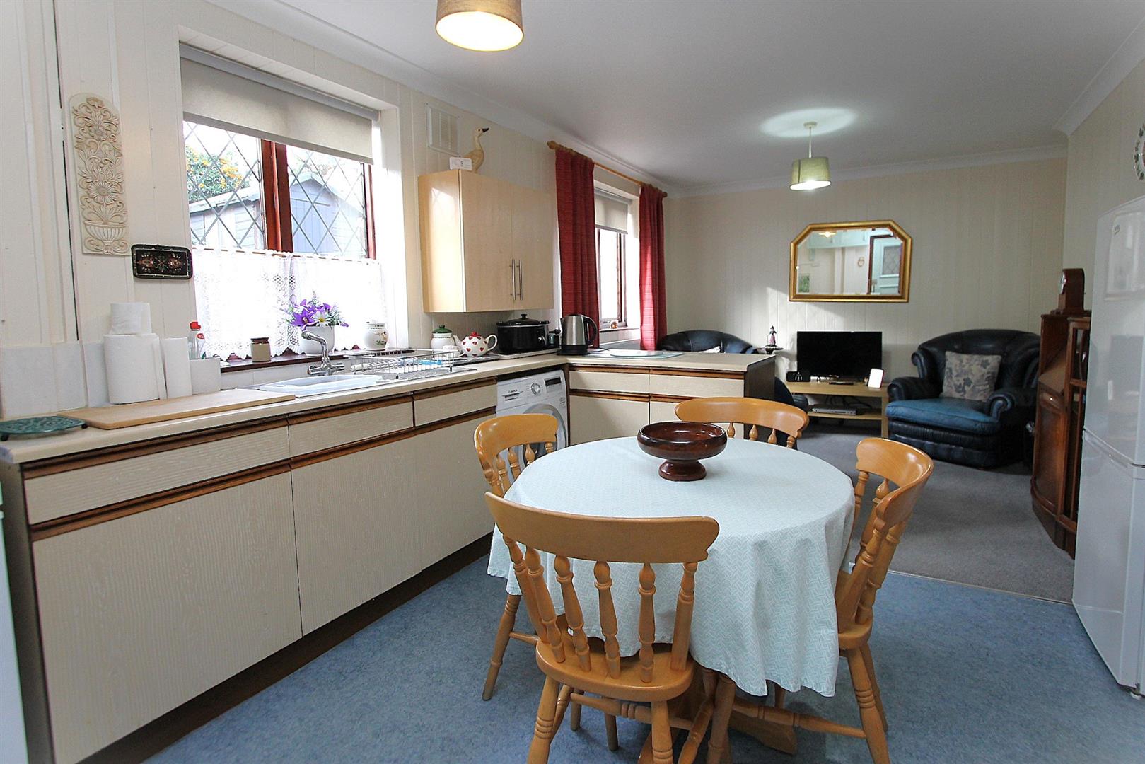 3 bed property in Queensway, Stourbridge